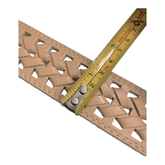 Vintage Ginnie Johansen TWIG & ARROW
Twig and Arrow Womens Whip Stitch
Belt - Picture 7 of 11